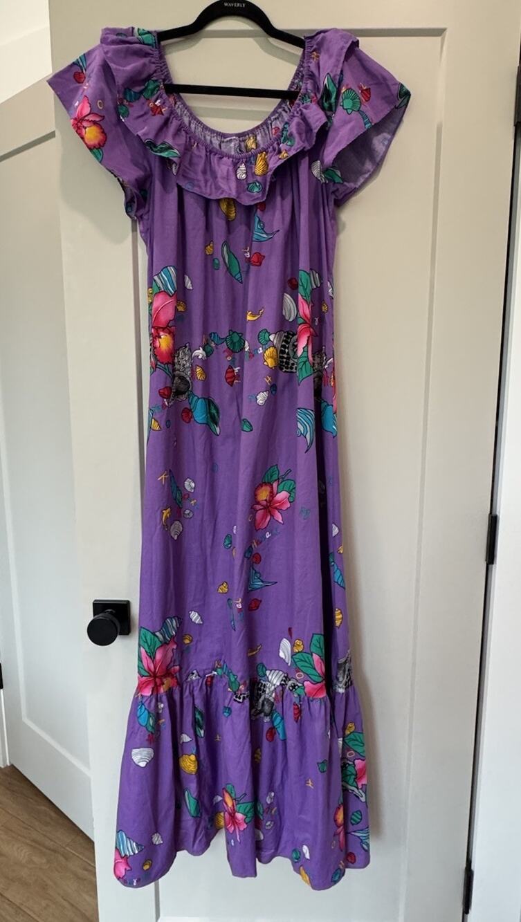 Vintage Hilo Hattie Hawaiian Mumu Dress Purple Shells XL Princess Ruffle Maxi